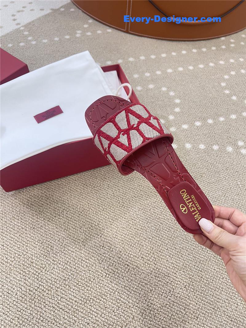 Va1e*ntin0 v buckle vlogo embroidery series flat slippers