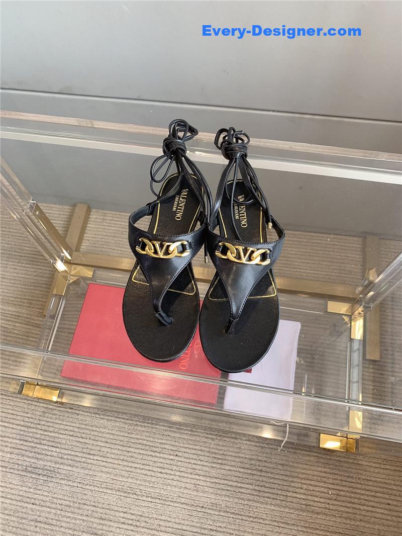 Va1e*ntin0 new strappy flat sandals