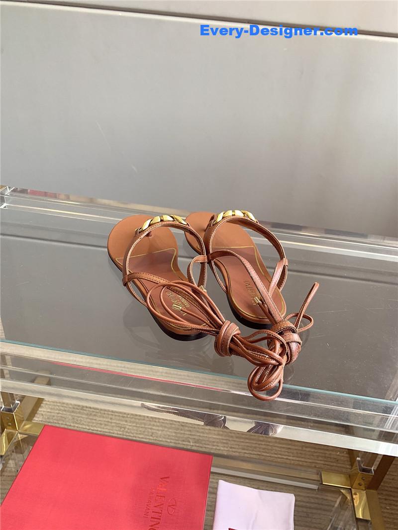 Va1e*ntin0 new strappy flat sandals