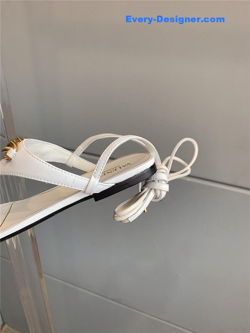 Va1e*ntin0 new strappy flat sandals