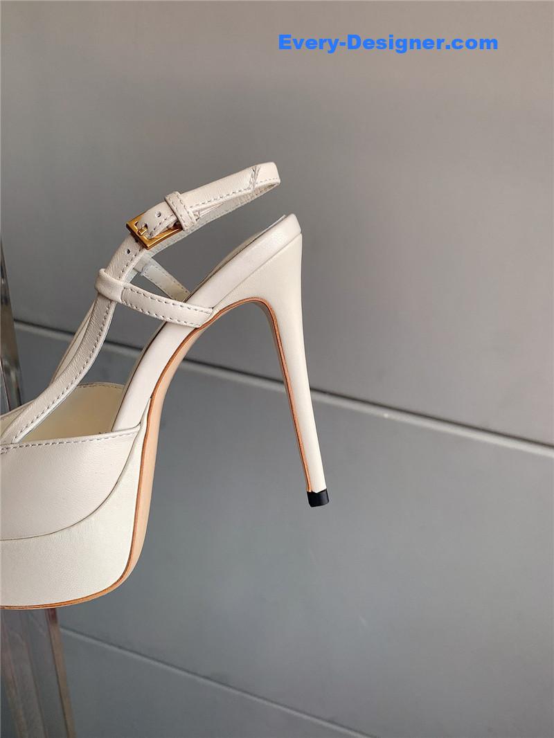 Va1e*ntin0 new sky high heels