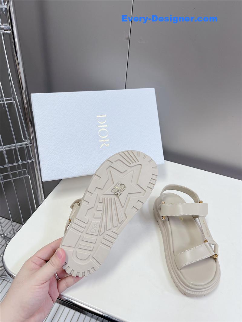 D10r new velcro sandals