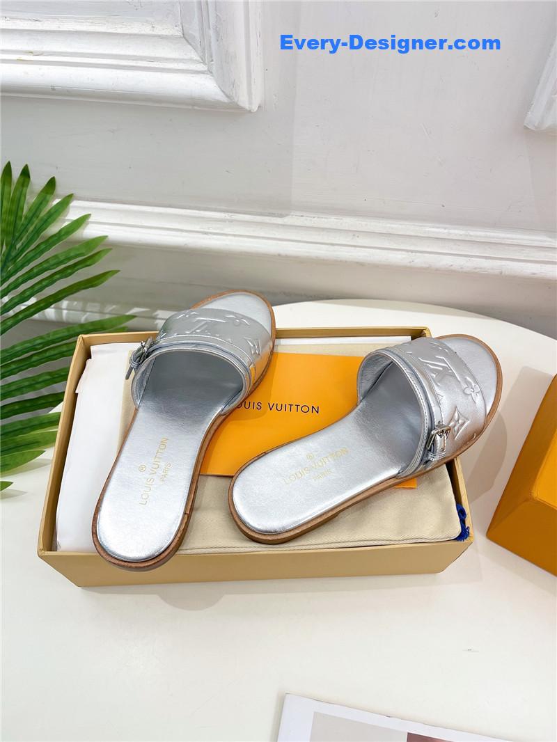 l0vis Vvtt0n lv latest hot style slippers