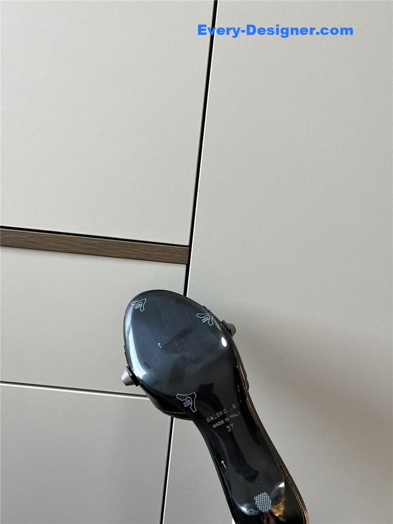 Ba1en*iaga silver stud buckle spice slippers