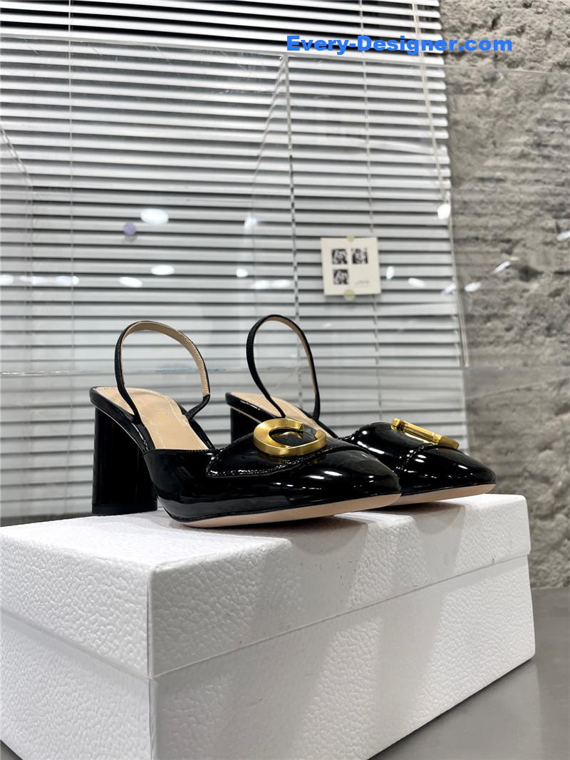 D10r new baotou chunky heel sandals