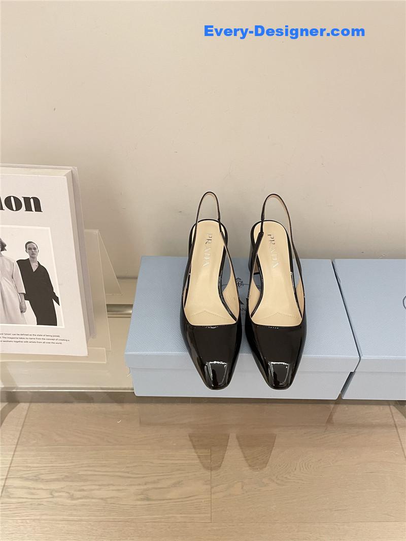 Pra*a new vintage mid heel sandals