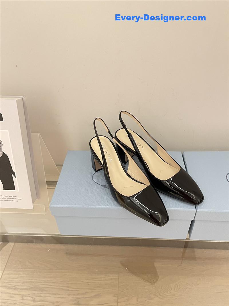 Pra*a new vintage mid heel sandals