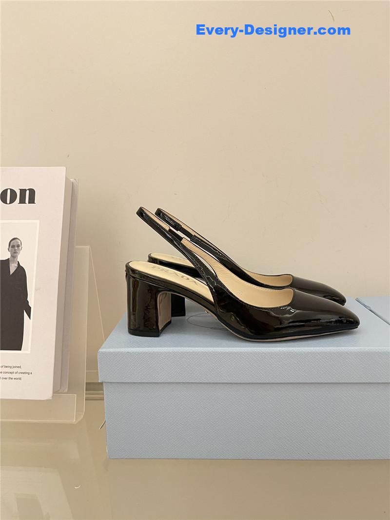 Pra*a new vintage mid heel sandals