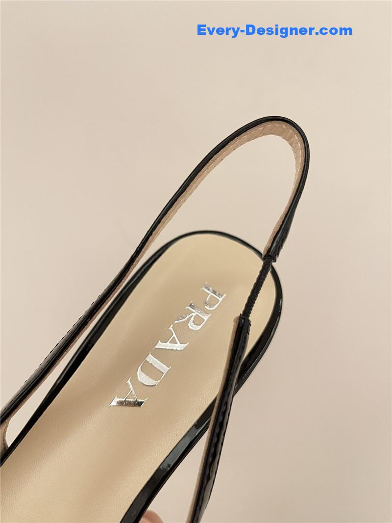 Pra*a new vintage mid heel sandals