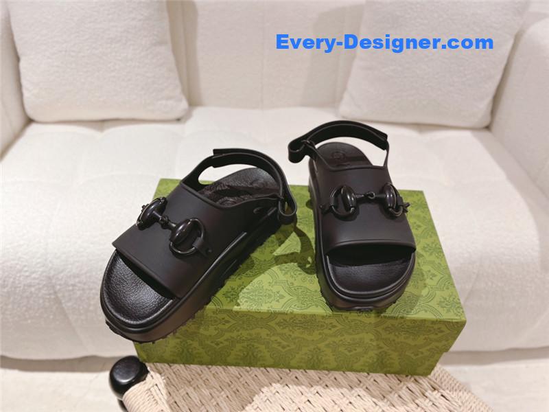 Gvc*1 buckle platform loafer