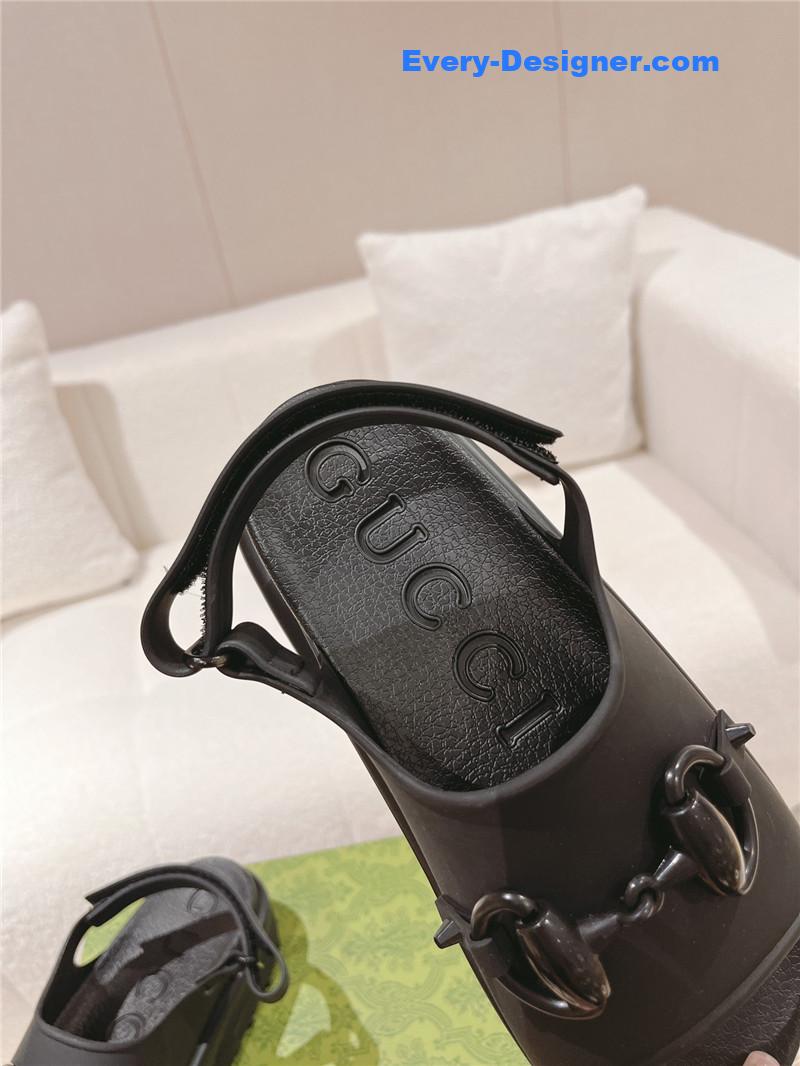 Gvc*1 buckle platform loafer