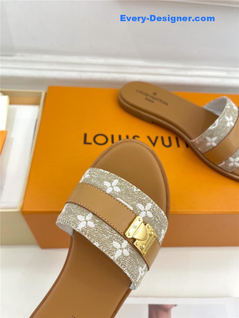 l0vis Vvtt0n lv spring and summer new metal buckle slippers