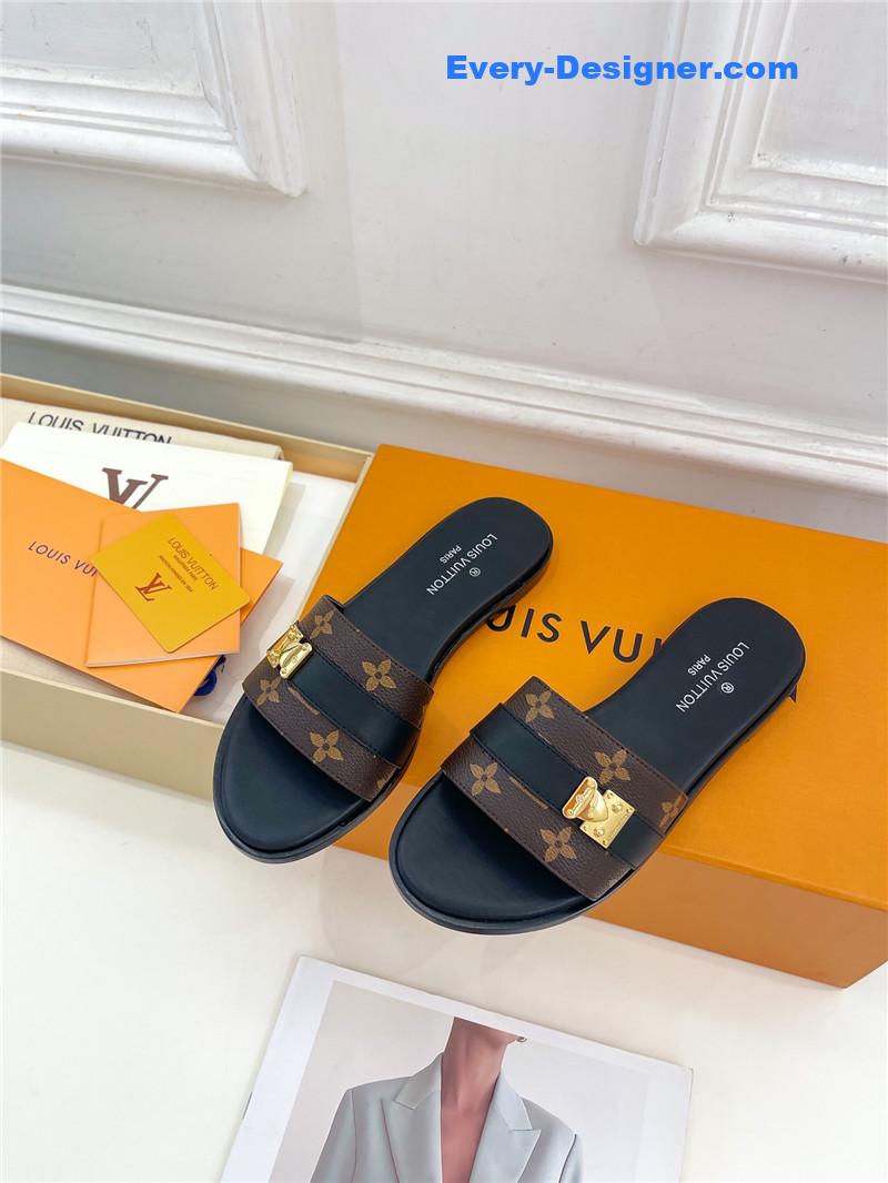 l0vis Vvtt0n lv spring and summer new metal buckle slippers