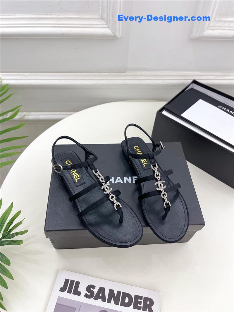CC new transparent with classic sandals
