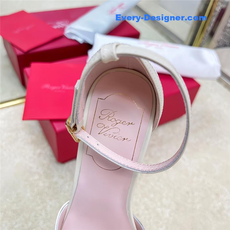 Roger vivier classic buckle strap sandals