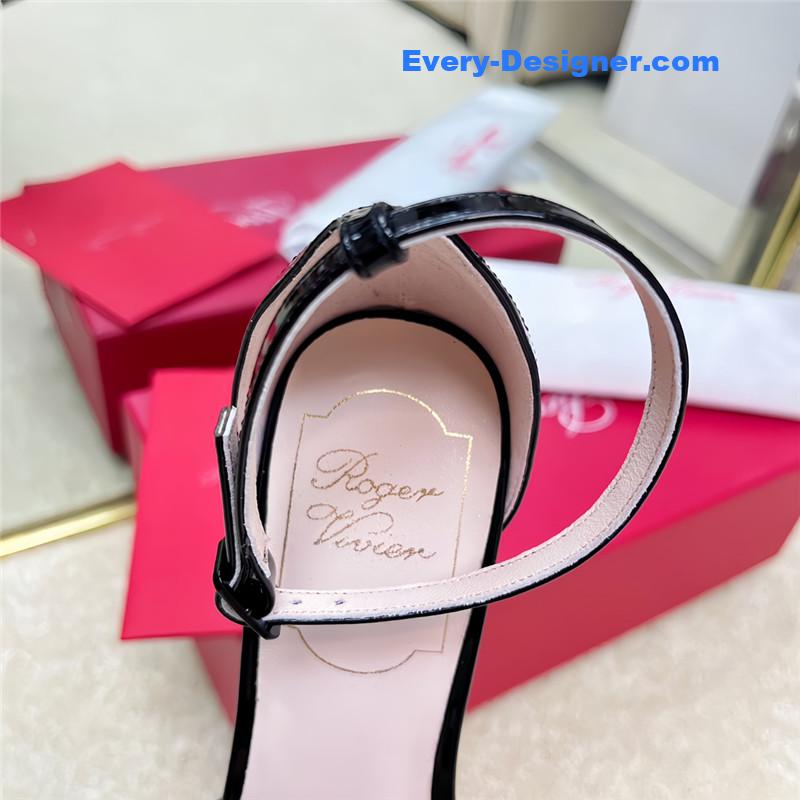 Roger vivier classic buckle strap sandals