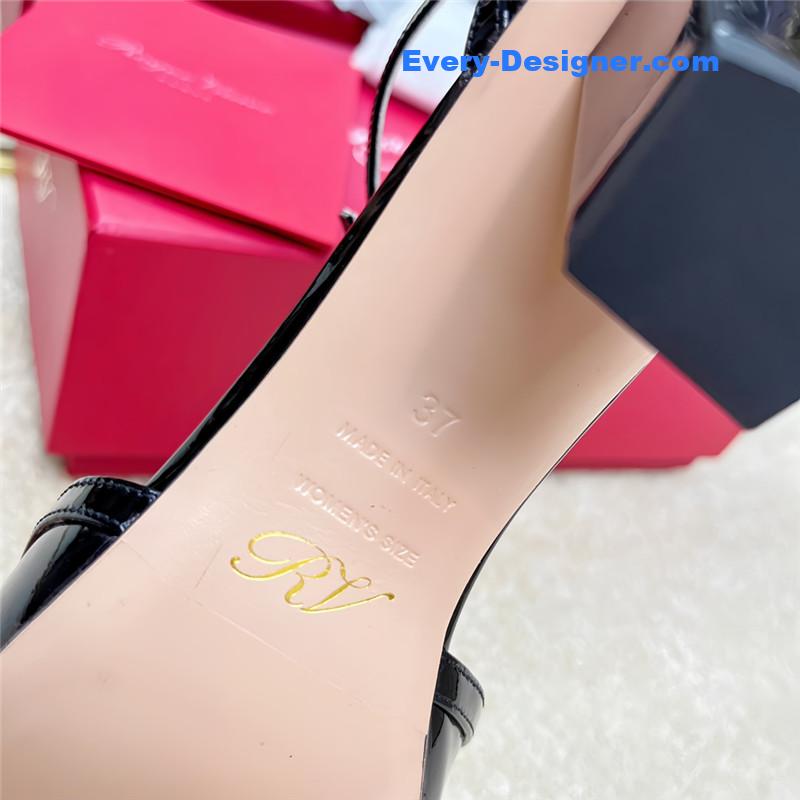 Roger vivier classic buckle strap sandals