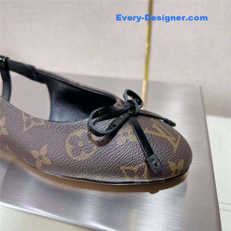 l0vis Vvtt0n lv flat back sandals