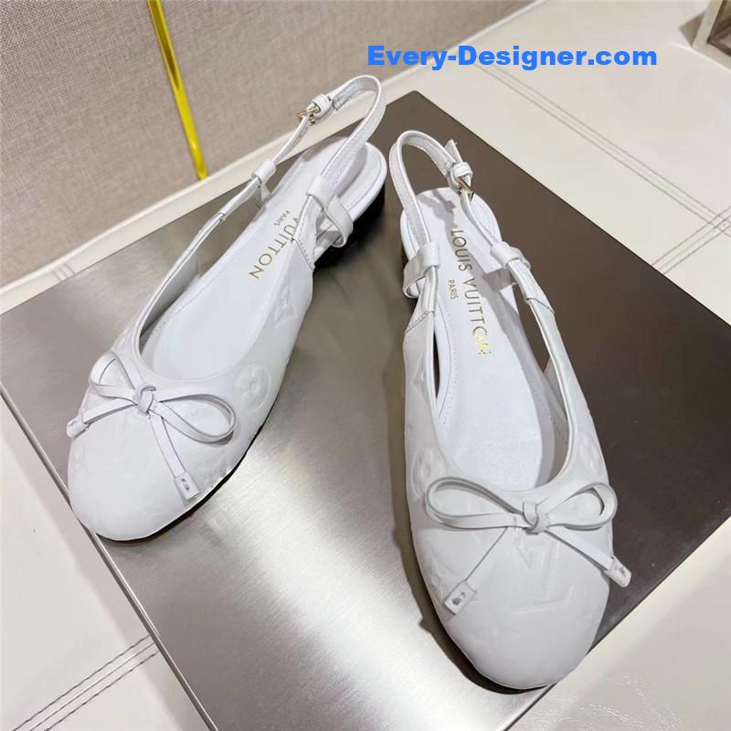 l0vis Vvtt0n lv flat back sandals