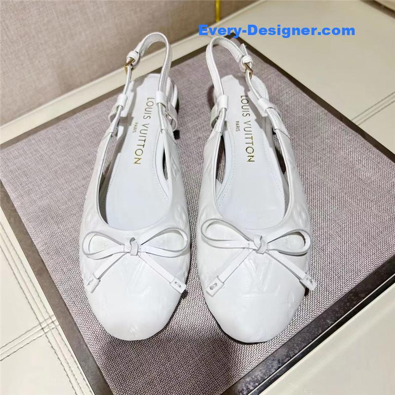 l0vis Vvtt0n lv flat back sandals