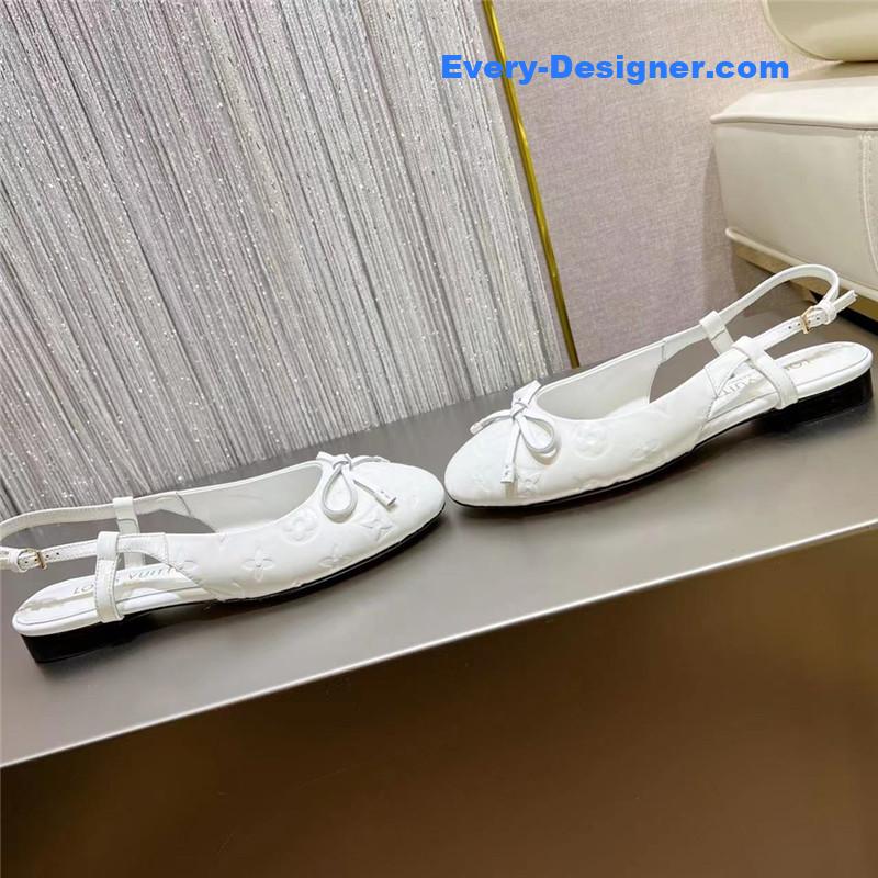 l0vis Vvtt0n lv flat back sandals