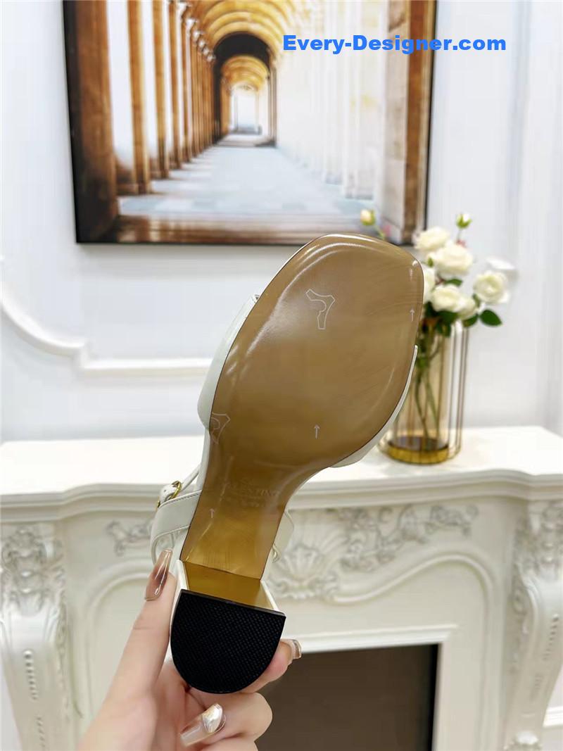 Va1e*ntin0 new women’s sandals