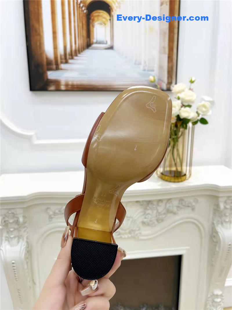 Va1e*ntin0 new women’s sandals