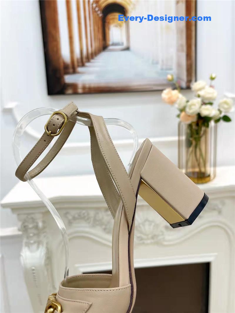 Va1e*ntin0 new women’s sandals