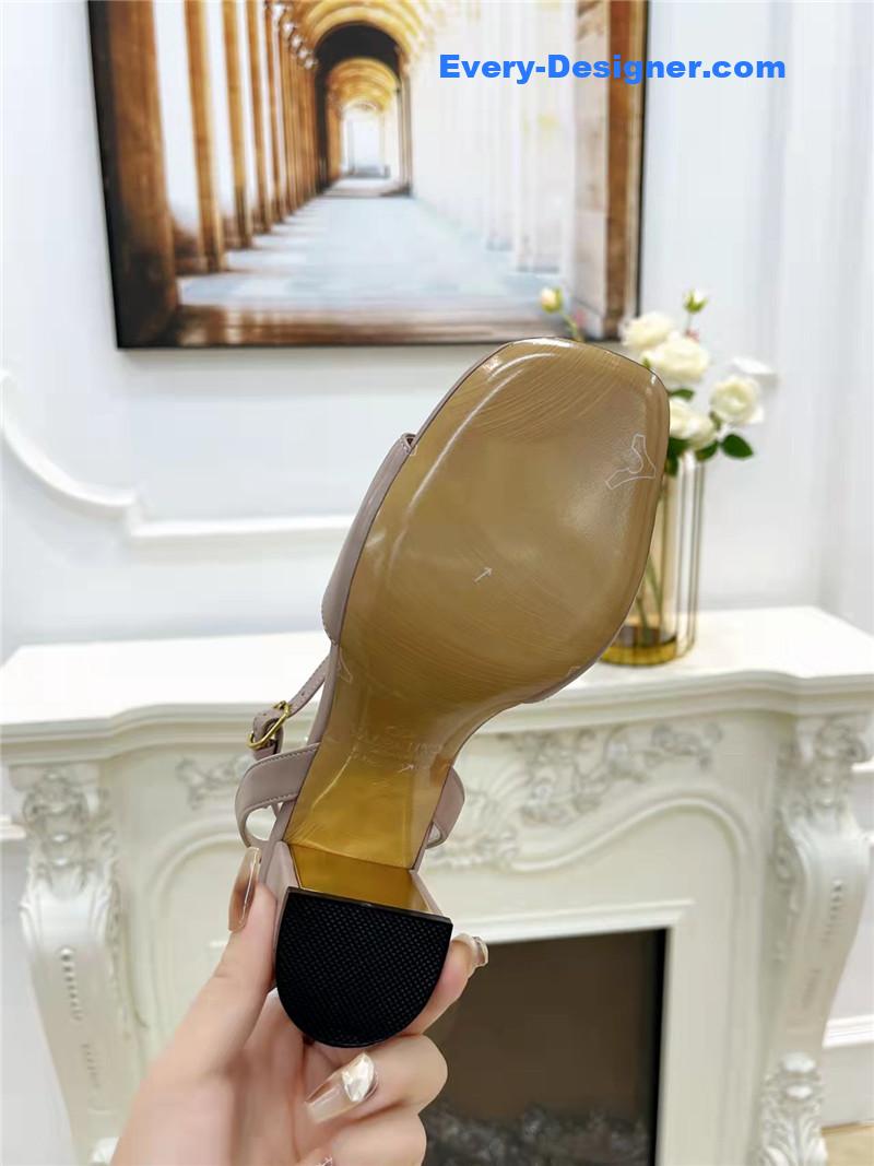 Va1e*ntin0 new women’s sandals