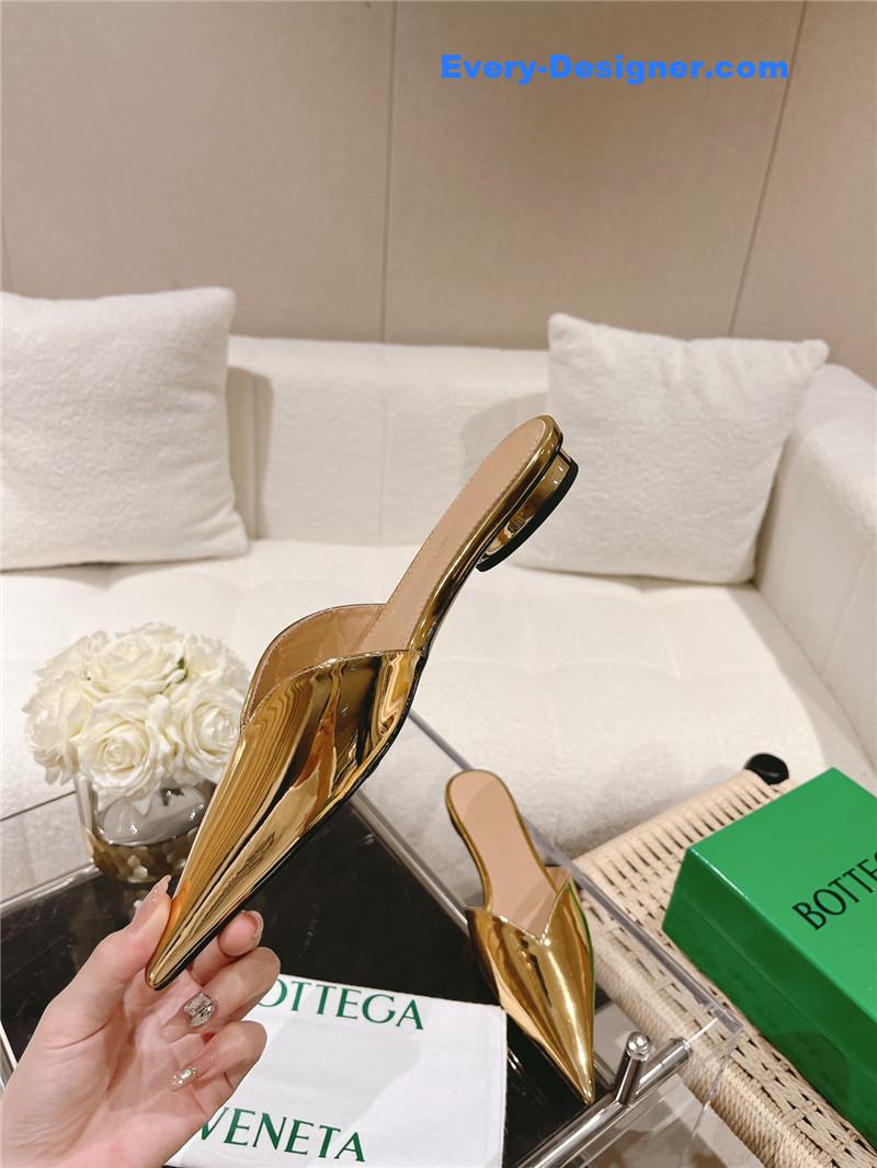 b0tt*ga Ven*ta v-collar pointy toe slides