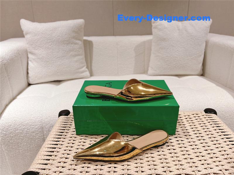 b0tt*ga Ven*ta v-collar pointy toe slides