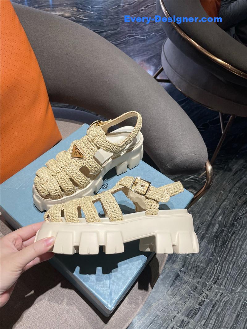 Pra*a new raffia straw roman sandals