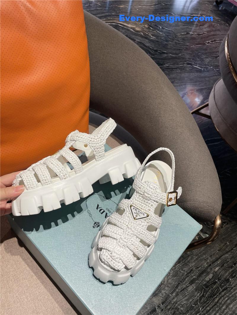 Pra*a new raffia straw roman sandals