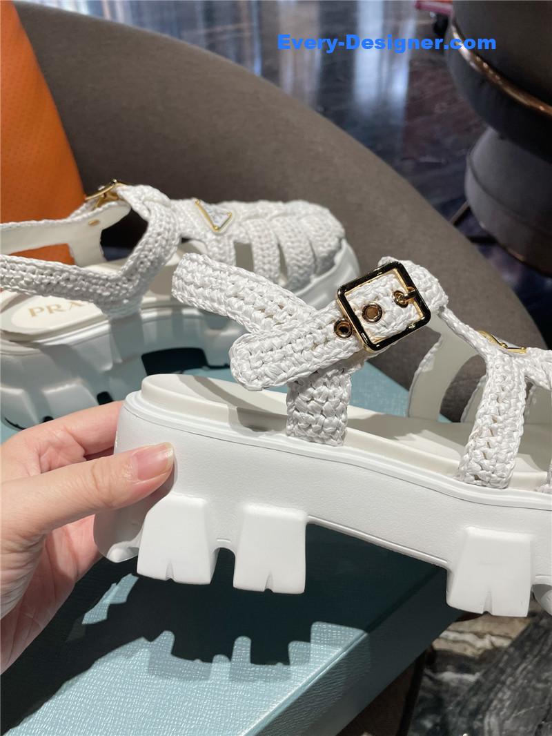 Pra*a new raffia straw roman sandals