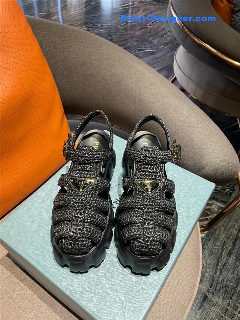 Pra*a new raffia straw roman sandals