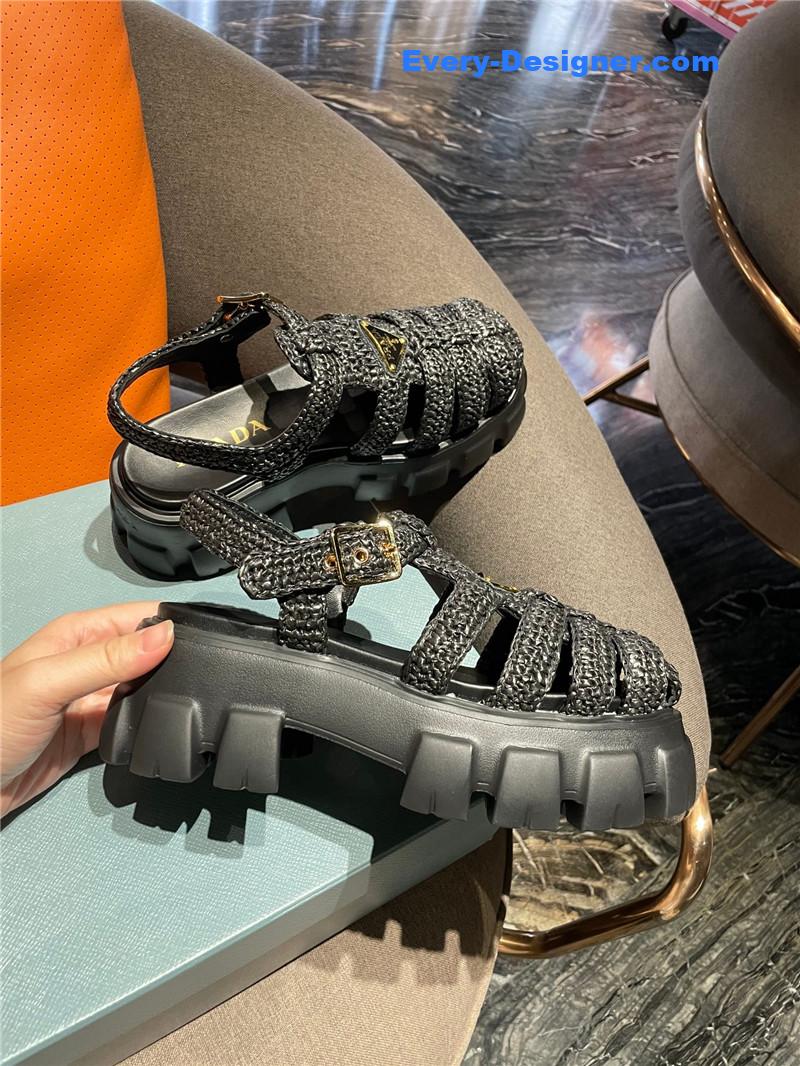 Pra*a new raffia straw roman sandals