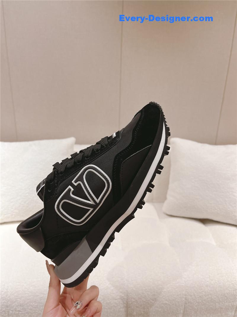 Va1e*ntin0 fashion counter air cushion casual shoes