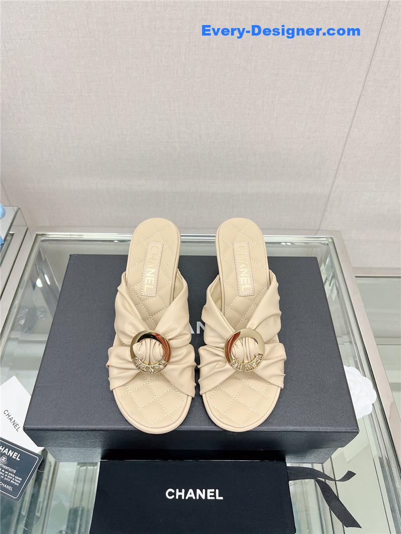 CC cross strap round buckle slippers