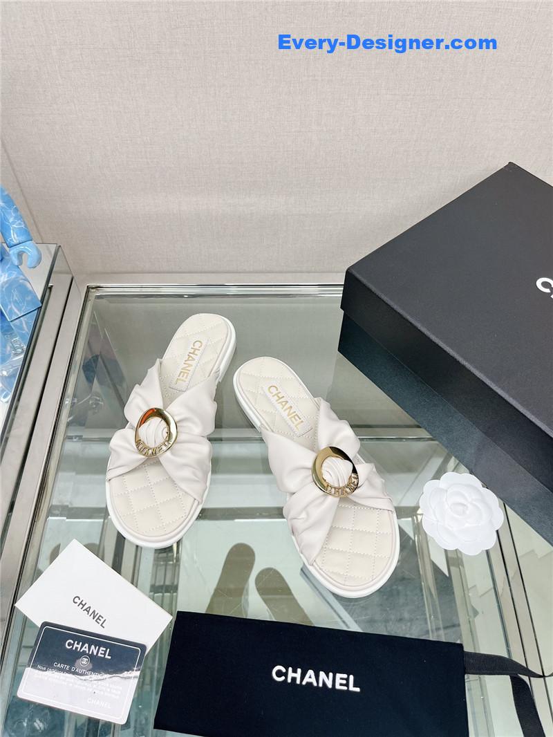 CC cross strap round buckle slippers