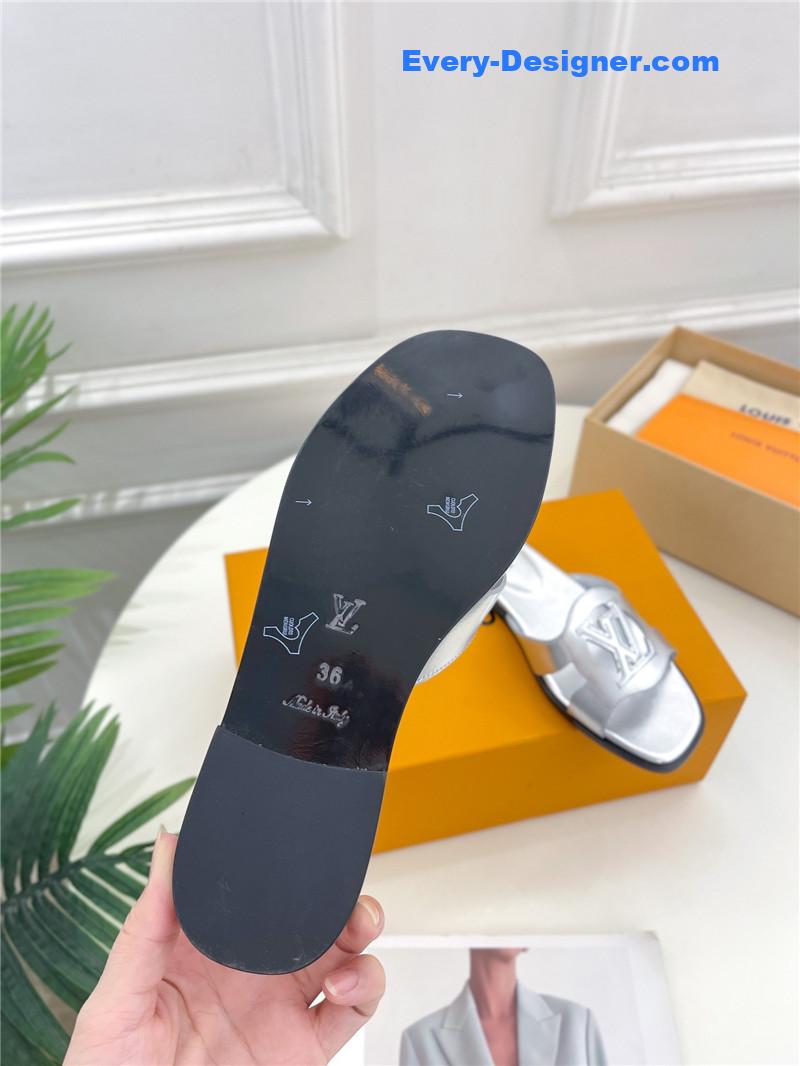 l0vis Vvtt0n lv new hollow slippers