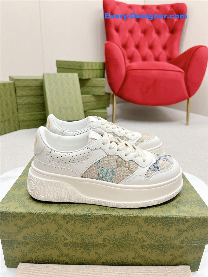 Gvc*1 chunky b series lightweight soft platform sneakers