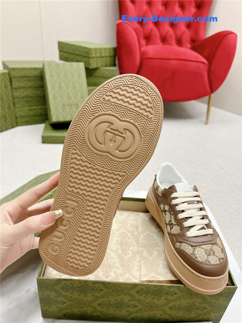 Gvc*1 chunky b series lightweight soft platform sneakers