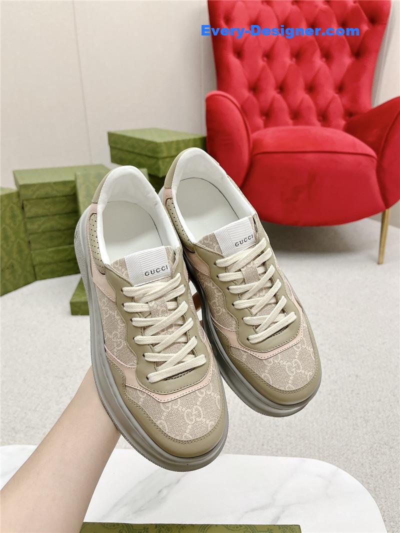 Gvc*1 chunky b series lightweight soft platform sneakers