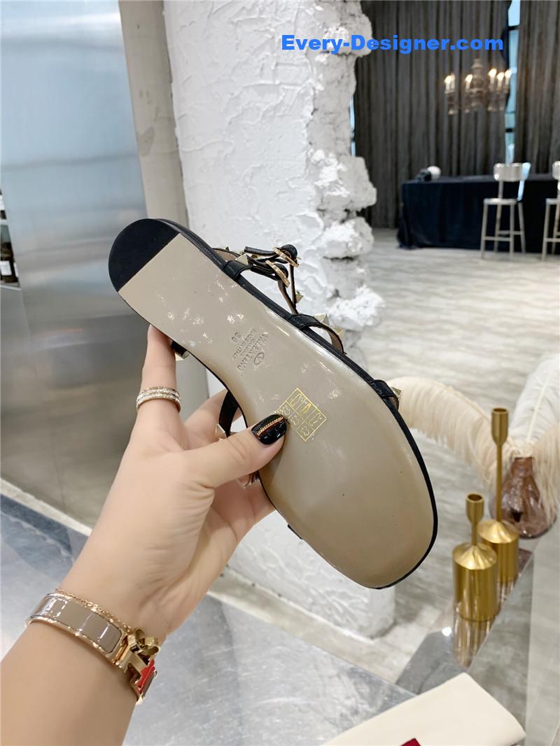 Va1e*ntin0 stud sandals