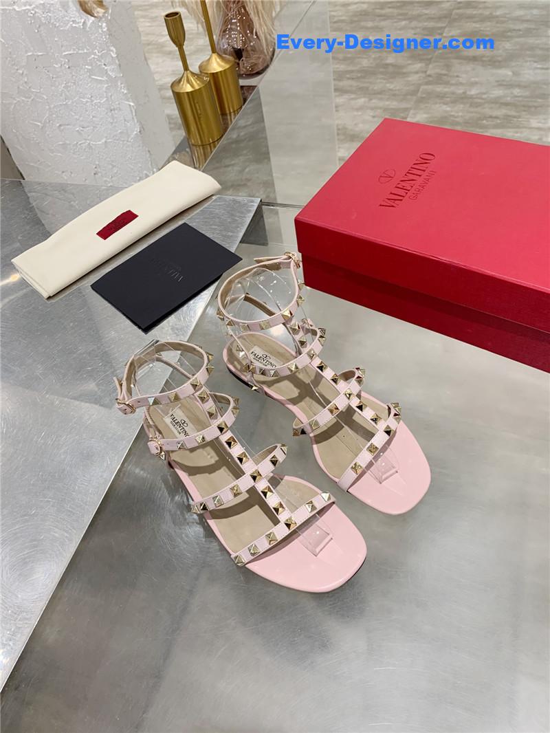 Va1e*ntin0 garavani rockstud pink studded sandals