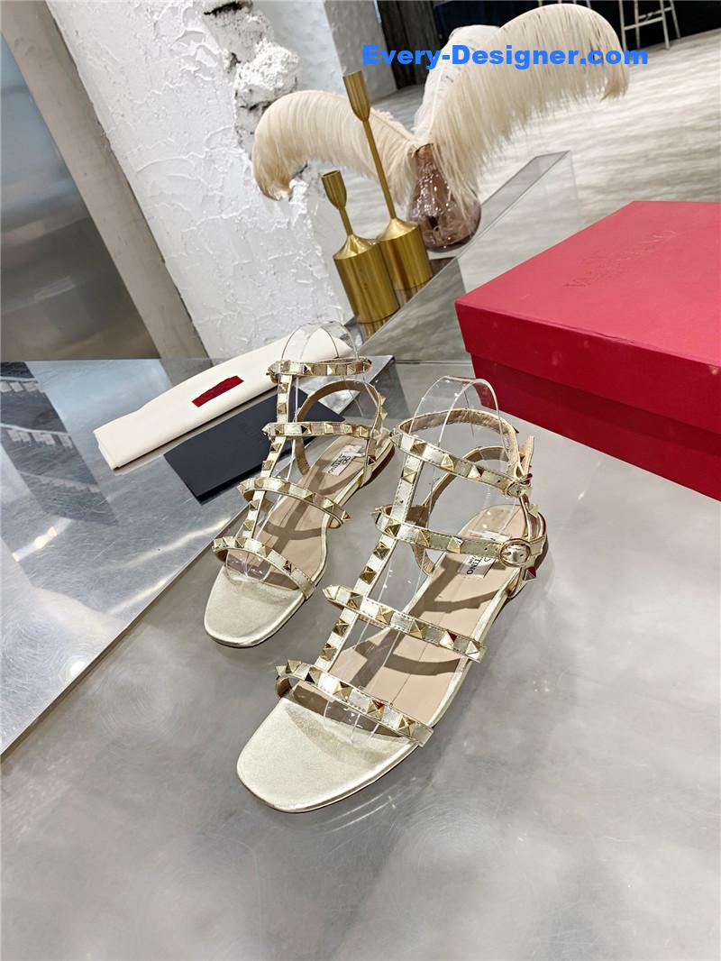 Va1e*ntin0 stud sandals
