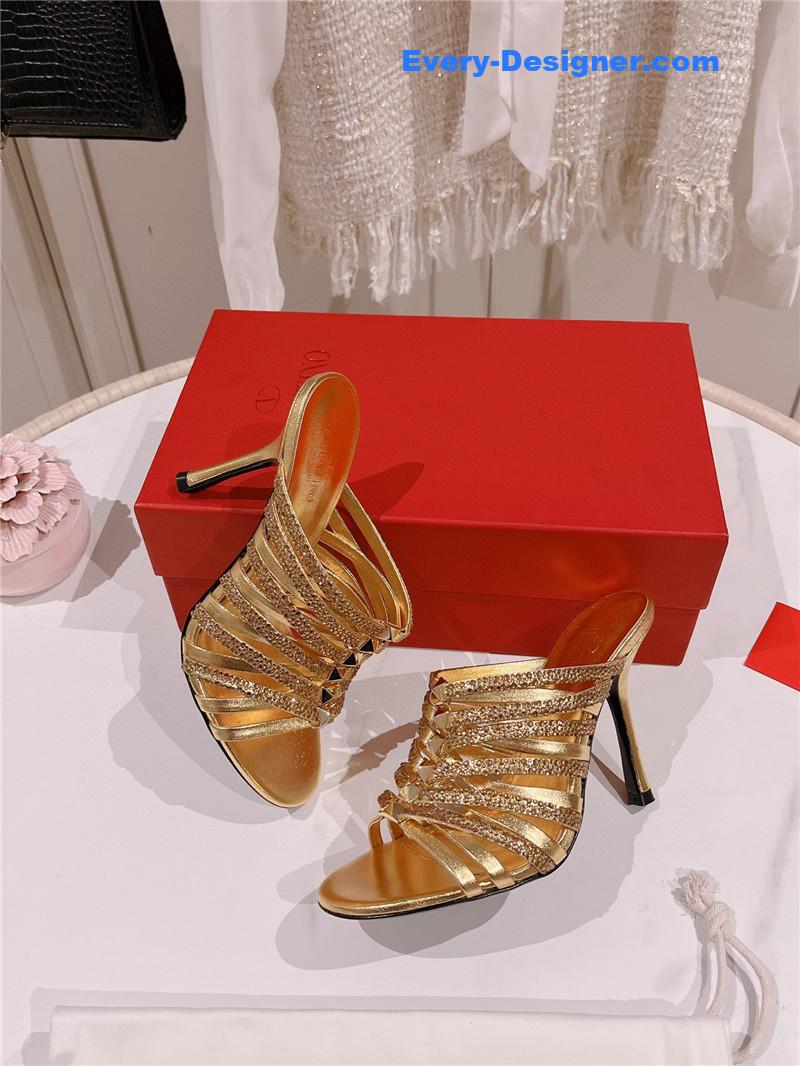 Va1e*ntin0 sandal series slippers