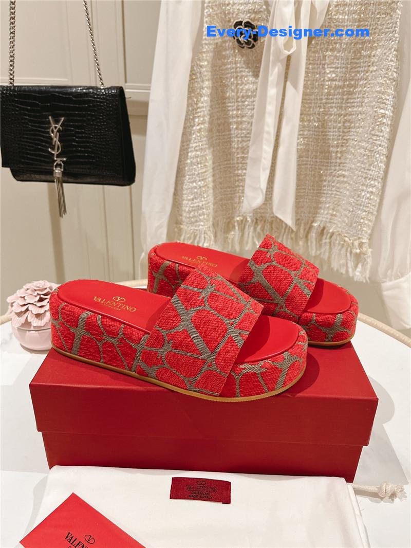 Va1e*ntin0 platform sandals in platform sandals