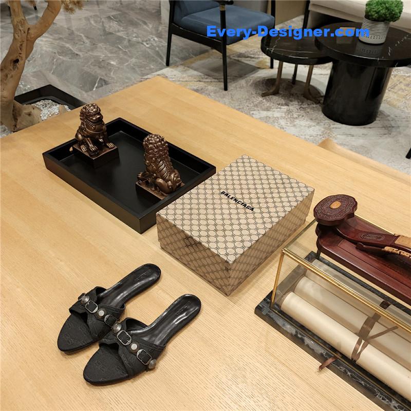 Ba1en*iaga lecagole series slippers