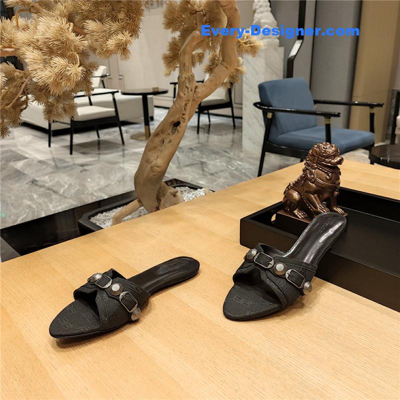 Ba1en*iaga lecagole series slippers